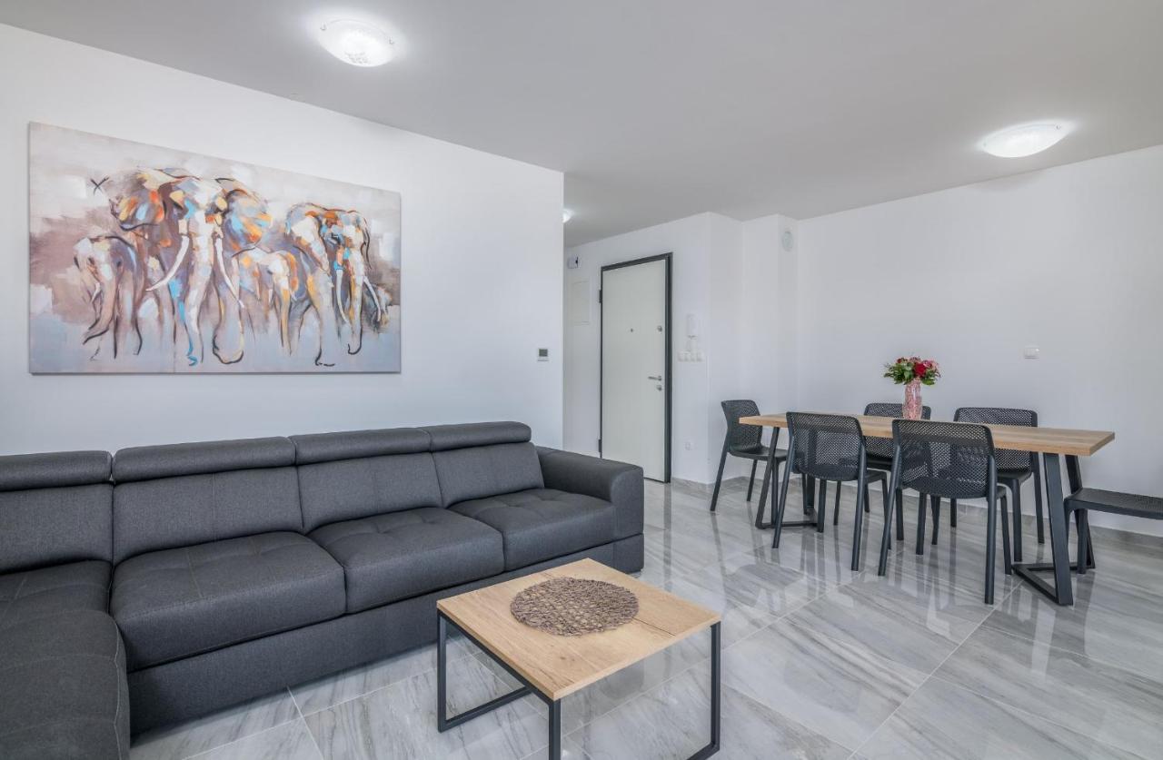 Apartments Elle Luxury Vantacici มาลินสกา ภายนอก รูปภาพ